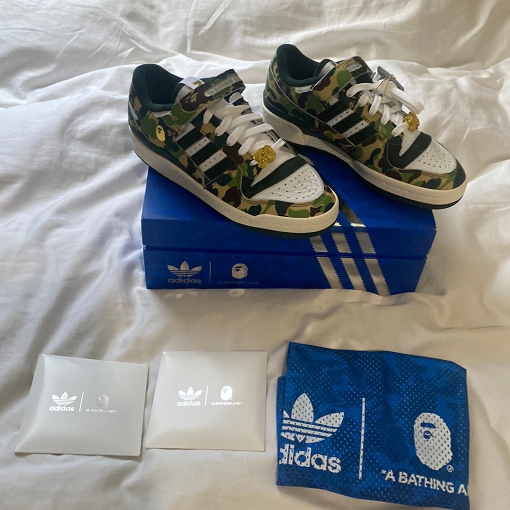 Brand new green camouflage sneaker